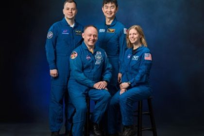 Astronauti sa vracaju z ISS pre zdravotne problemy