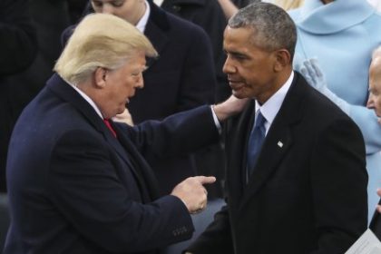 Budicek pre kazdeho americana hovori Obama Verte vlastnym ociam dodava Clinton