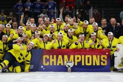 Cesi patria k elite ale finale ukazalo ich limity Taktika Svedov bola ucinnejsia nez ego kanadskych hviezd