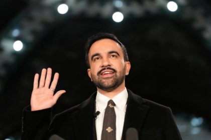 Experiment ktory sleduje nielen Amerika Uspeje demokraticky socialisticky Mamdani ako novy starosta New Yorku