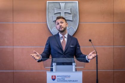 Newsfilter Ako Sutaj Estok kaze o kartach ale pouziva kes