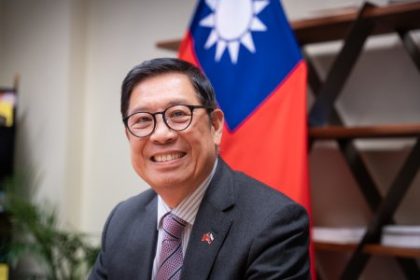 Otec mi povedal ze z Taiwanu nemame kam utiect
