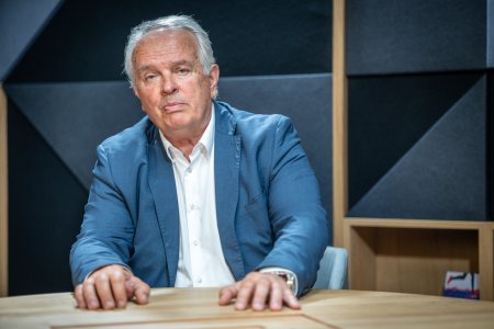 Radacovsky sa zatial nestane velvyslancom na Cypre spomalil ho spor Danka s Pellegrinim