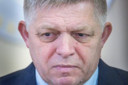 Tyzdnovy newsfilter Fico nechce byt pri USA farizej