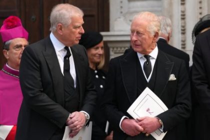 Britska monarchia celi najvacsiej krize od roku 1936 najdolezitejsie otazky a odpovede o zadrzani andrewa