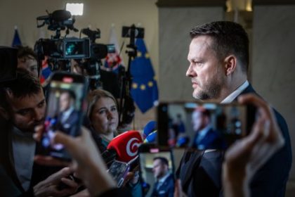 Ekonomicky newsfilter Zmluvy na statne IT ludi nezaujimaju no stoja ich peniaze