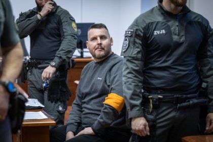 Extremistovi Bombicovi hrozi prisnejsi trest za sirenie Protokolov sionskych mudrcov zostava vo vazbe