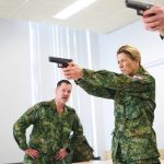 Holandska kralovna Maxima striela a cita vojenske mapy do armadnych zaloch ju priviedla dcera Amalia