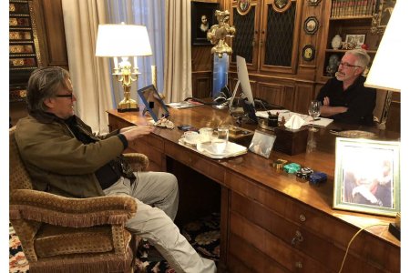 Nenavist voci Angele Merkelovej a snaha o diskreditacne fotografie Epstein a Bannon chceli menit europsku politiku