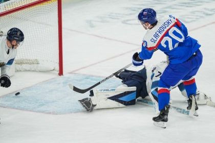 Slafkovsky hra takto dobre uz rok Novinar Basu vysvetluje hlavny dovod jeho zlepsenia