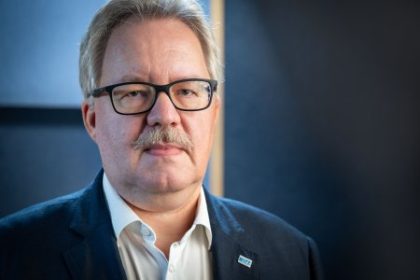 Stale svetovesi sabolovci v Saudskej Arabii zacinaju vyrabat lieky v Indonzii a Emiratoch biopaliva