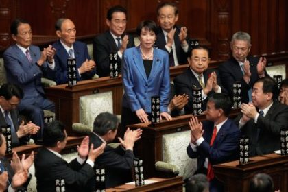 V Japonsku je pri moci takmer 70 rokov stale ta ist strana Tentoraz ju pri moci udrzala charizma premirky Sanae Takaii