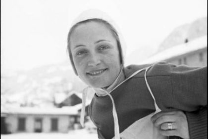 dvakrat sa vratila k sportu po porode v cortine pred 70 rokmi prvykrat zlozila olympijsky slub zena