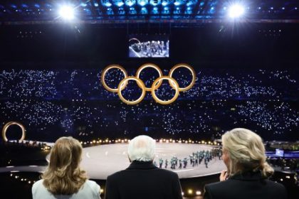 otvaraci ceremonial olympiady bol o politickych odkazoch ale vsimli ste si potlesk pre talianskeho prezidenta
