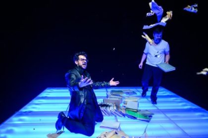 Bratislavsky frajirek a genius na pokraji osobnej apokalypsy Muzikal o Richardovi Mullerovi je ponorom do jeho vnutorneho sveta