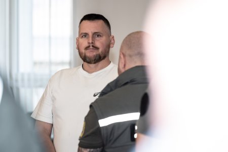 Daniel Bombic je vinny z extremizmu dostal podmieneny trest