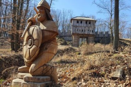 Hiking Basecamp Za historiou Velkej Moravy do Povazskeho Inovca s detmi na Orlie skaly a cykloturistika po nizinach