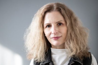 Nechcem aby sa zabudlo na cintoriny na ihriskach ani na rozlucku 8rocnej Evy s jej hrackami hovori fotografka Syrovatka