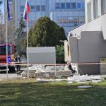 Pad pristresku klientskeho centra v Komarne ma uz druhu obet radnica dala skontrolovat vsetky verejne budovy