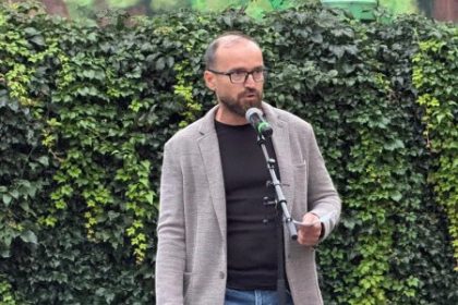Po 16 rokoch sa snai ukoni konfliktn riadenie Kandidt na primtora Roman Vao vysvetuje ako plnuje zmeni Rimavsk Sobotu