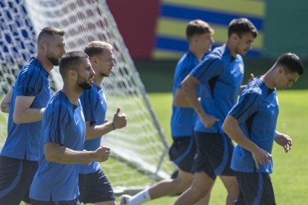 Slovenski futbalisti pred barazou udaje ukazuju formu lavicky aj paradox pri Pekarikovi