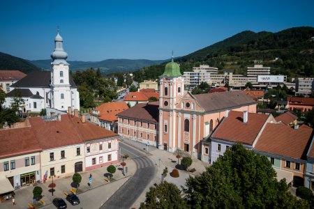 V Roznave by mohol vzniknut siesty okresny urad ktory si ministerstvo vnutra prenajme od prazskej podnikatelskej skupiny