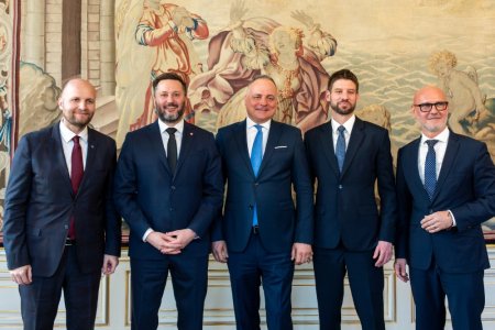 Vallo a Droba kandiduju za bratislavsku stvorkoaliciu SaS PS a Demokrati chcu byt aj vo vlade buducnosti