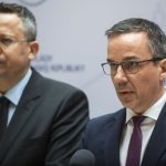 Vlada zrusila volno 8 maja a 15 septembra ale ponechala 100percentne priplatky za pracu