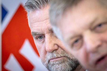Vyroba legislativnych mrtvol Narodnou radou a vyderacske praktiky Evropskej komisie