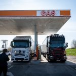 nizsia cena na toteme dvojakana stojane finalna pri pokladnici cerpacky uz uctuju rozne ceny domacim a zahranicnym vodicom