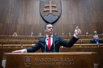 Ekonomicky spravodajsky filter Zmeny pocas sviatkov su chaoticke tvrdi byvaly minister prace Mihal