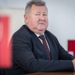 Europksa agentura vysetrovala mozny konflikt zaujmov regulatora Holjencika blizkeho Ficovi