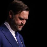 J D Vance zaziva dni ako z hororu musi ukoncit nechcenu vojnu a utoit na papea