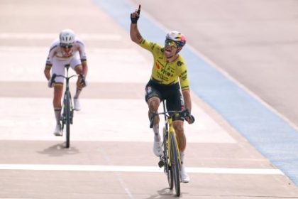 Nohy som mal ako spagety vravel Pogacar po Pariz Roubaix V sprinte ho porazil vecny smoliar Van Aert