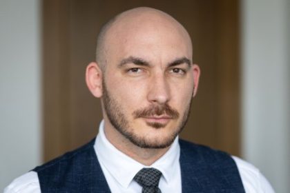 Patnact zavetov a dedicnske konanie trvajuce 25 rokov ludia pri pisani zavetov opakuju tie iste chyby hovori pravnik