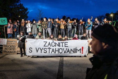 Piesen Pocujte vazena Martina budeme spievat kym to bude treba odkazuju ministerke folkloristi