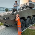 Transportery za 450 milionov sa zasekli Kalinak vycita finskej zbrojovke aroganciu