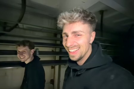 Ty vole to je ostre Ako ceski youtuberi prenikli do hal slovenskej statnej zbrojovky