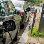Vysoke ceny paliv nutia ludi zamysliet sa nad elektromobilmi predajcovia hlasia zvyseny zaujem