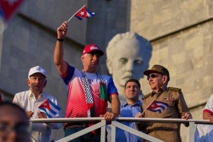 castrovcovci sa vracaju a obracaju kubu smerom k usa rezim chce priblizit k cinskemu modelu hovori politicalog
