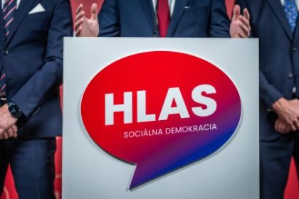 sponzor hlasu ma plny uvazok vo firme aj na kosickom okresnom urade chodi tam zriedka telefon nezdviha