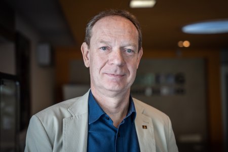 Ak sa v betone nachadzaju stvorcentimetrove kamene je potrebne sa zamysliet hovori o presovskej nemocnici riaditel firmy ktora mala na stavbe dohliadat