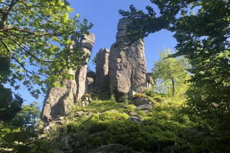 Horsky tabor Vtacnik a Pohronsky Inovec ponukaju hrebenovu turistiku luky a pokojne miesta na nocovanie pod hviezdami