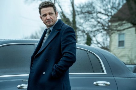 Jeremyho Rennera nezastavil ani snezny pluh ako starosta Kingstownu je neprekonatelny tipy na pozeranie