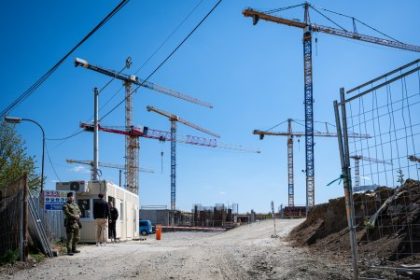 Kaliniak tvrdi ze stat usetril v presovskej nemocnici vsak dohliada menej expertov za vyssiu cenu na osobu