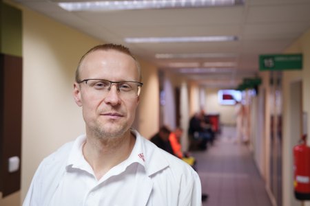 Modre svetlo nie je az taky problem skutocny zabijak spanku je nieco ine tvrdi doktor Dubsky