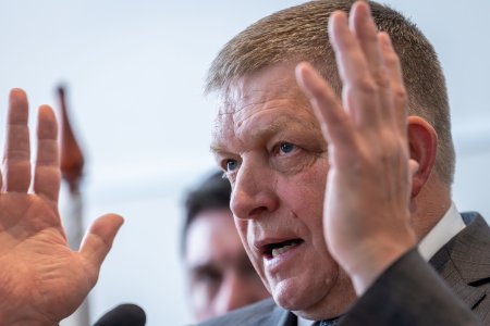 Ospravdlnte sa vyzval Fico kontrolorov ktori ulozili pokutu za langos Potvrdil ze kancelar Merz nepride