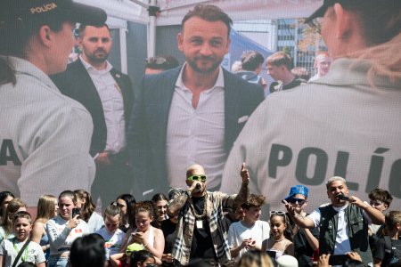 Rene Rendy na akcii ministerstva vnutra Nespievam o vodke na bare voda moze byt aj z vodovodu