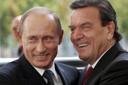 Schroder ako najnovsia hybridna operacia Putina Z priatea zo sauny chce mat vyjednavaca