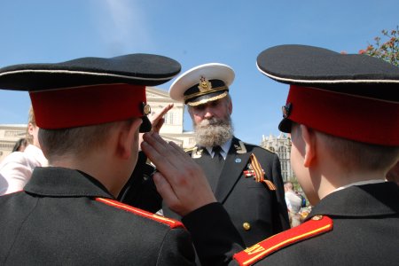 Sedela som na tanku a spievala o velkej vlasteneckej Co ma ako dieta na Donbase ucili o vojne